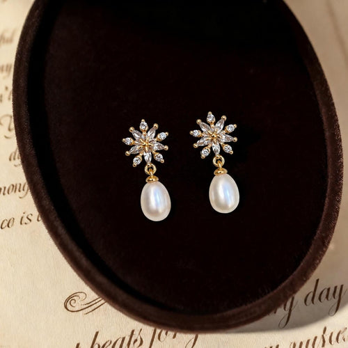 EcloraTreasures Freshwater Pearl and Crystal Drop Earrings Bridal
