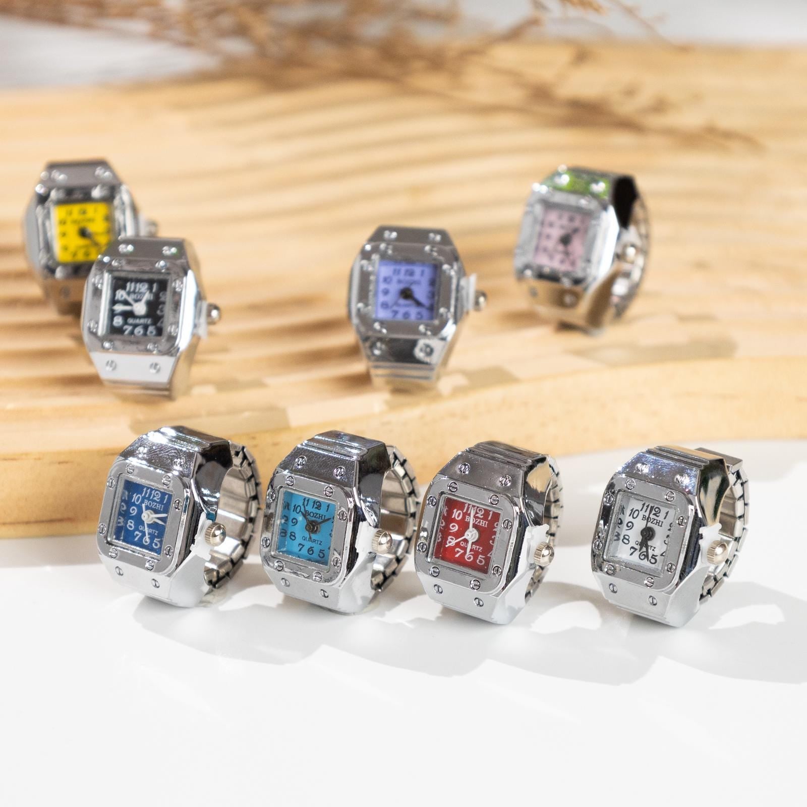 Oryeia Retro Square Rivet Quartz Ring Watch Adjustable Elastic Band