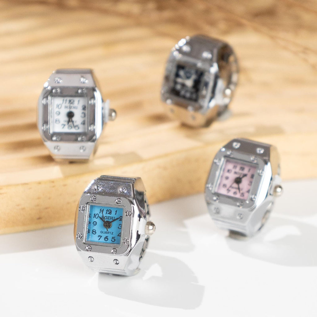 Oryeia Retro Square Rivet Quartz Ring Watch Adjustable Elastic Band