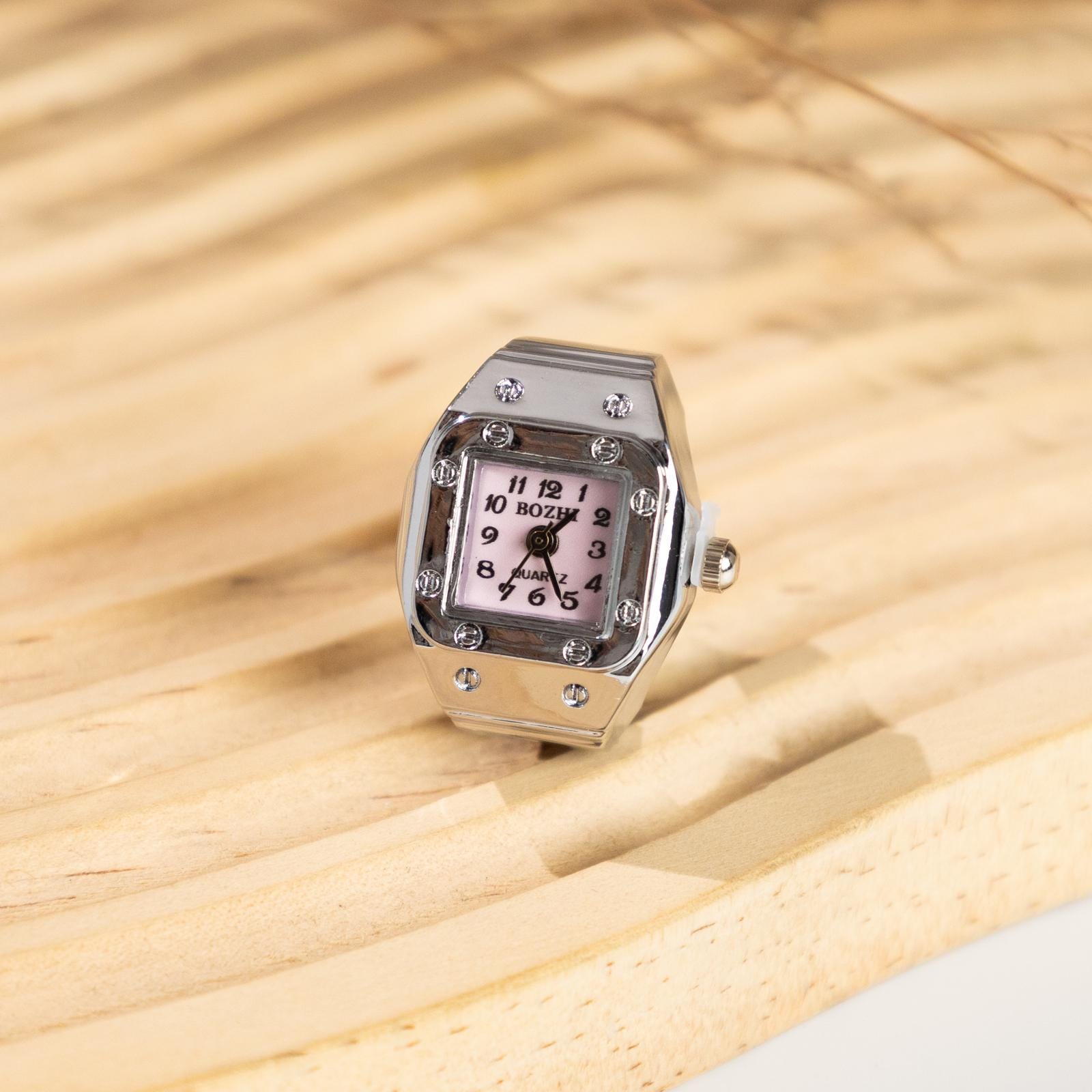 Oryeia Retro Square Rivet Quartz Ring Watch Adjustable Elastic Band