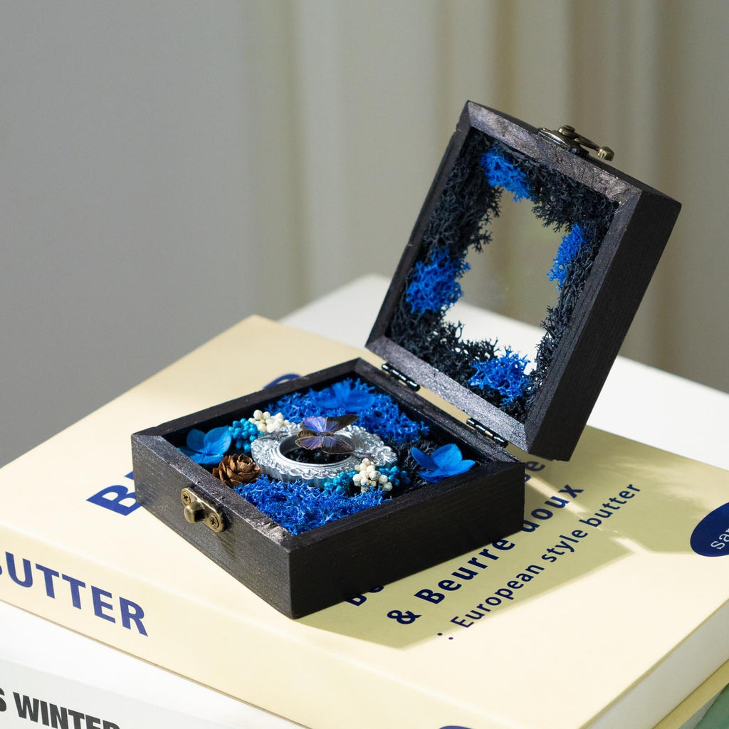 Oryeia Blue Butterfly Specimen Diorama Box With Preserved Moss