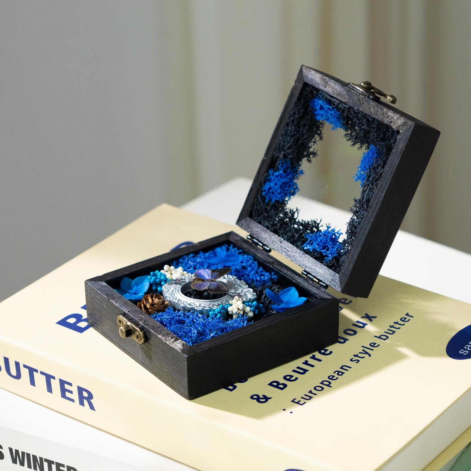 Oryeia Blue Butterfly Specimen Diorama Box With Preserved Moss