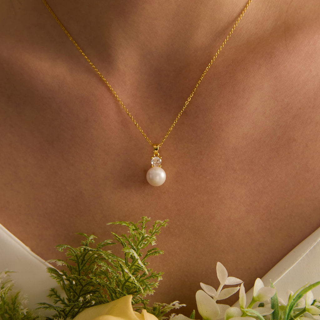 EcloraTreasures Freshwater Pearl Pendant Necklace With CZ Diamond