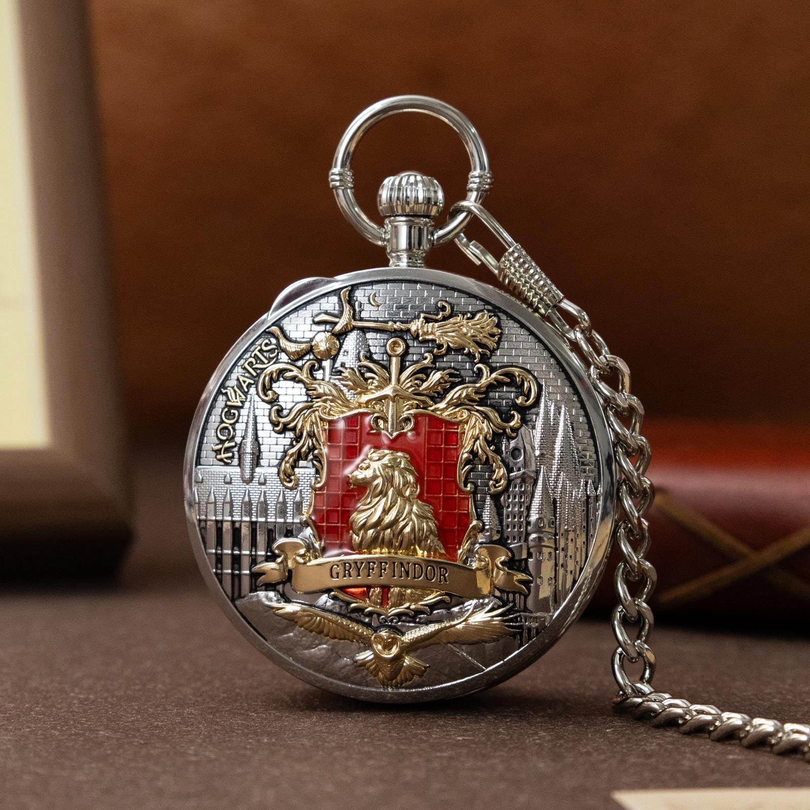 Oryeia Retro Crest Lion Musical Pocket Watch Engraved Music Box