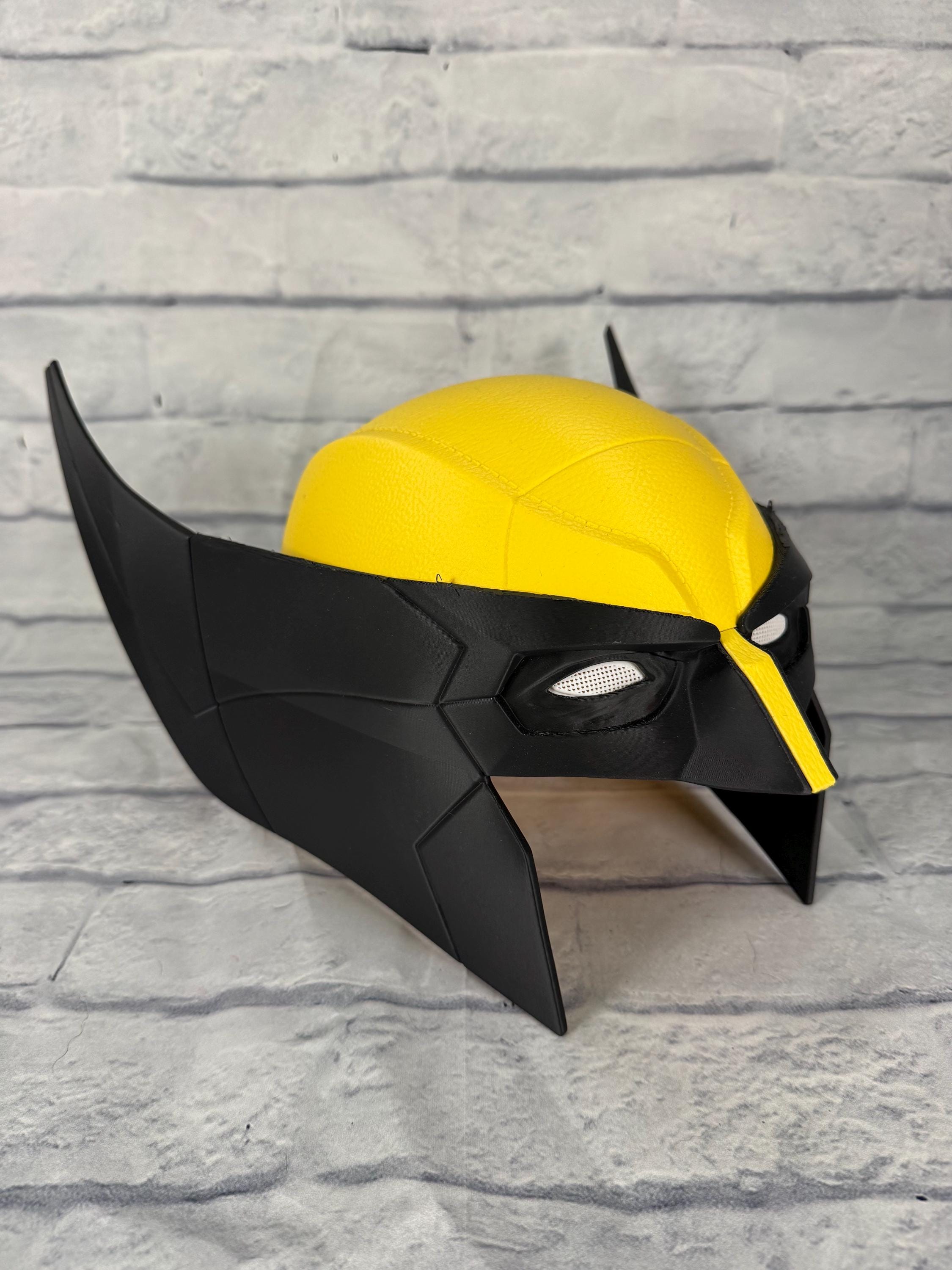 Wolverine PS5 Inspired Cosplay Helmet Magnetic Replica