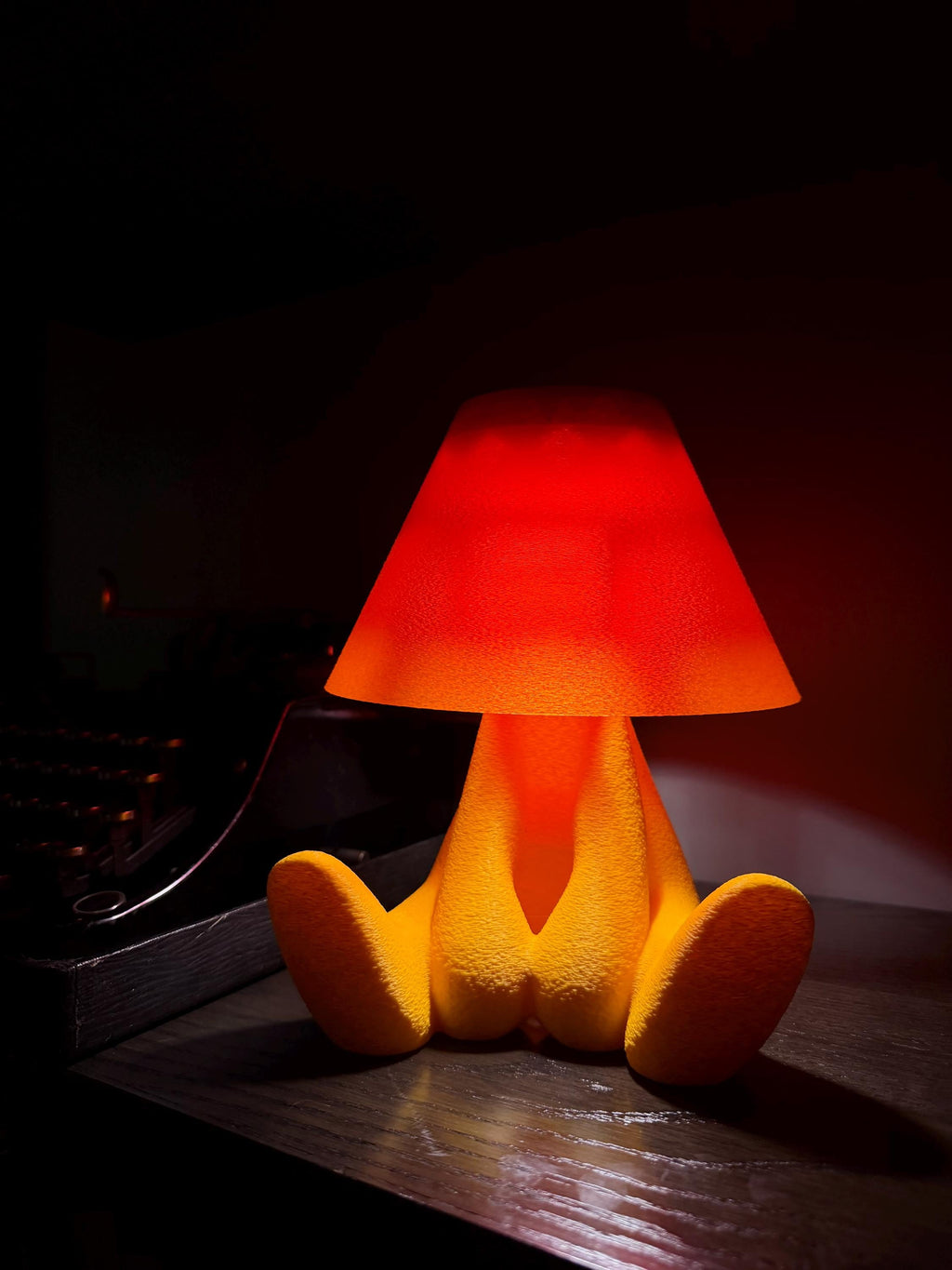 bostonhomestudio Shy Buddy Lamp Cordless Tap LED Night Light 9in