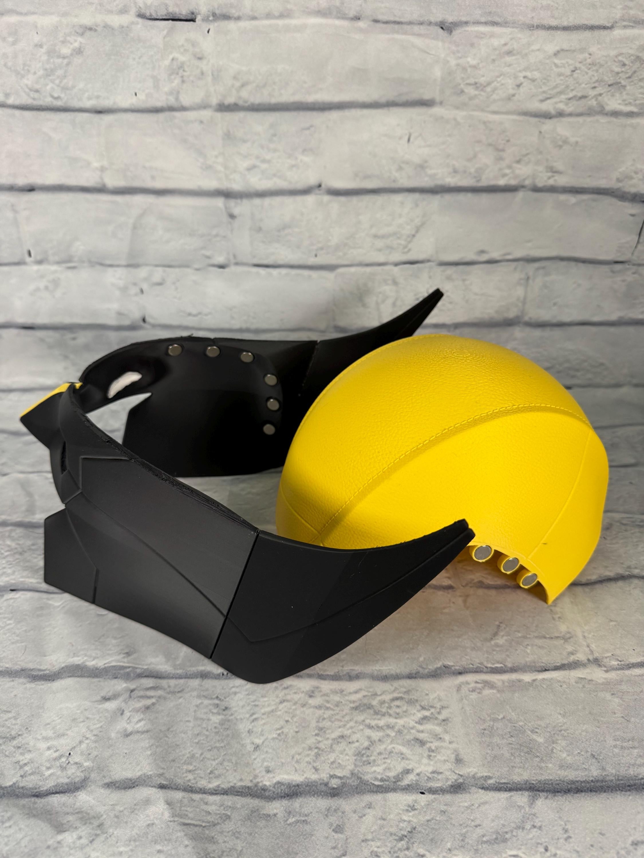 Wolverine PS5 Inspired Cosplay Helmet Magnetic Replica